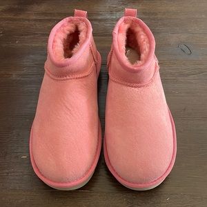 NWOT Ugg ultra mini boots